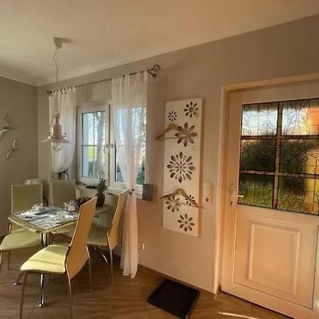 Ottosin Mit Terrasse Und Garten Apartment