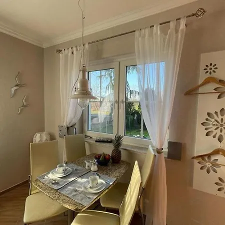 Ottosin Mit Terrasse Und Garten Apartment