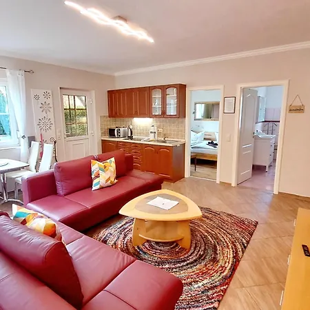 Ottosin Mit Terrasse Und Garten *